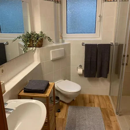 Sonniges Garten-apartment In Ruhiger Parklage Διαμέρισμα *