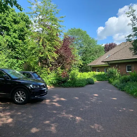 Sonniges Garten-apartment In Ruhiger Parklage * Bad Segeberg