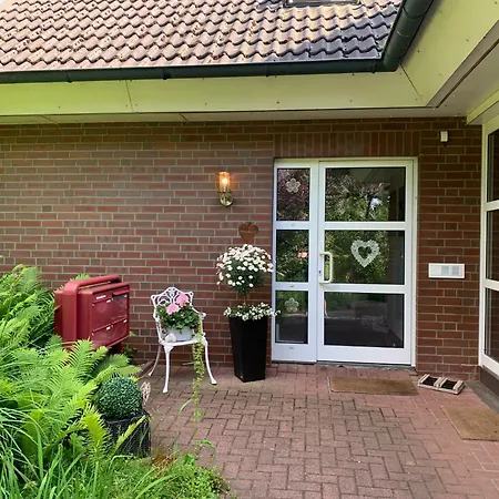 Apartamento Sonniges Garten-apartment In Ruhiger Parklage