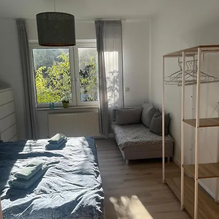 Sonniges Garten-apartment In Ruhiger Parklage *