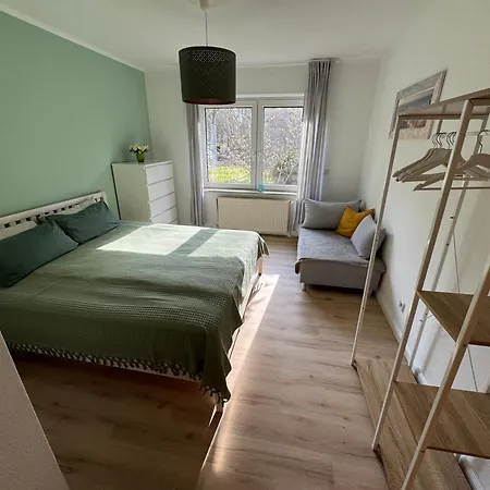 Διαμέρισμα Sonniges Garten-apartment In Ruhiger Parklage *