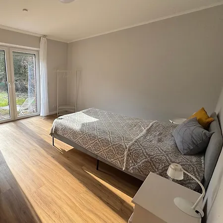 Daire Sonniges Garten-apartment In Ruhiger Parklage *