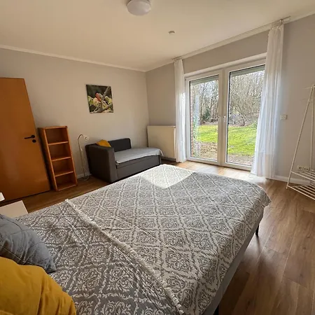 Daire Sonniges Garten-apartment In Ruhiger Parklage Bad Segeberg