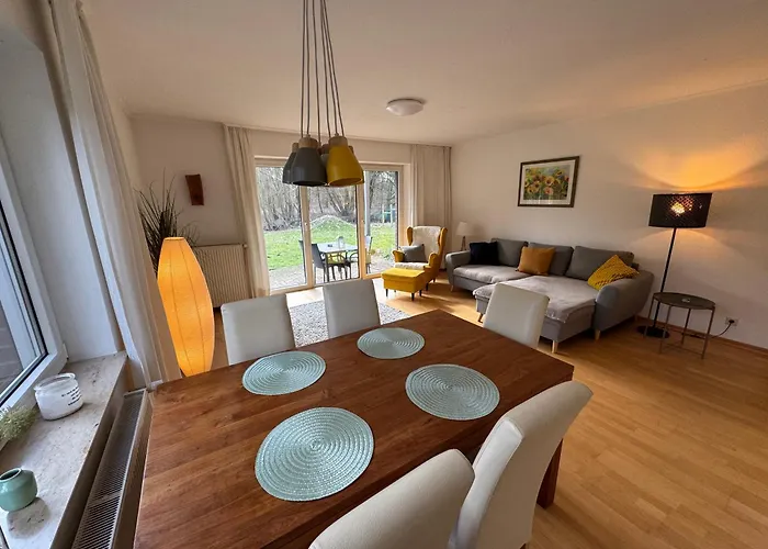 Sonniges Garten-apartment In Ruhiger Parklage Bad Segeberg